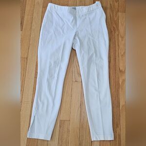 Chico's Cropped Capri White Pants, Size 0. Excellent Condition